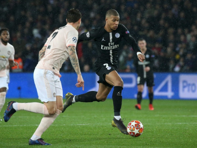 开云体育-阿根廷翻盘曼联，卡瓦哈尔关键制胜